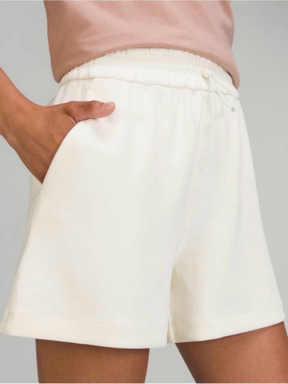 Lululemon Softstreme High-Rise Shorts 4” Lemon Sorbet Size 10
